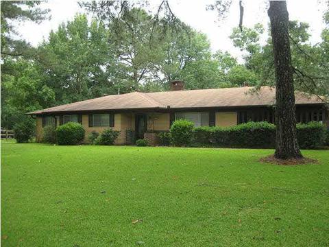 201 Montgomery St, Edwards, MS 39066 photo 1