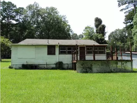 3304 Whitten Dr, Jackson, MS 39212 photo 2