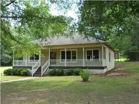 200 Pecan Dr, Kilmichael, MS 39747 photo 1