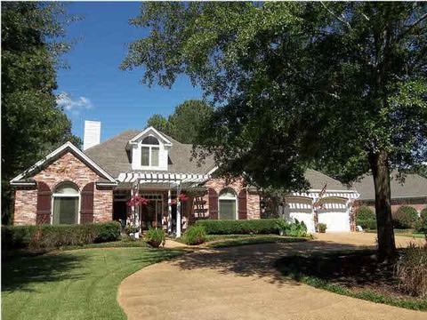 1001 Pine Ridge Dr, Canton, MS 39046 photo 1