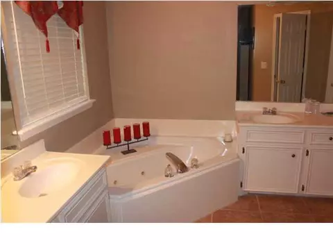 513 Golden Eagle Dr, Byram, MS 39272 photo 11