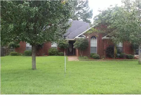 513 Golden Eagle Dr, Byram, MS 39272 photo 1