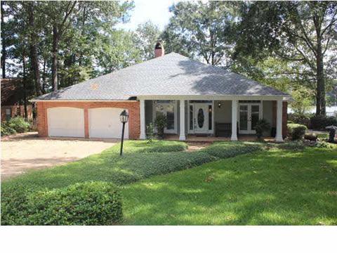 704 Forest Point Dr, Brandon, MS 39047 photo 1