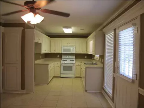 140 Torrence Cv, Byram, MS 39272 photo 5