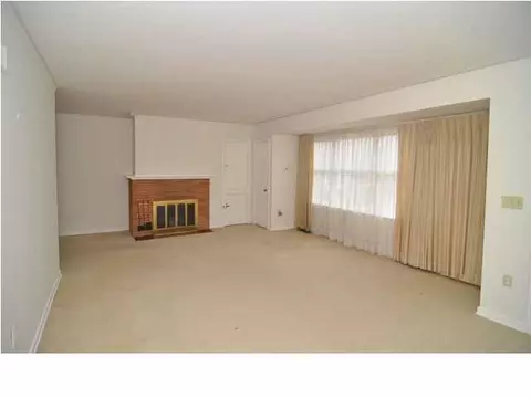 155 Alta Woods Blvd, Jackson, MS 39204 photo 4