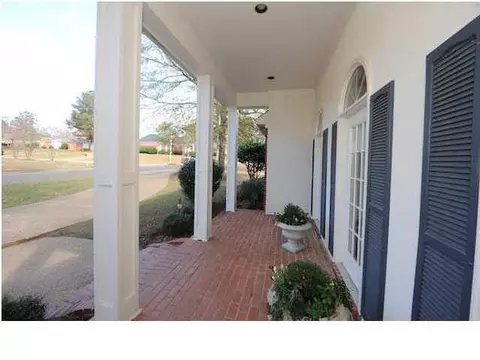 614 Treeline Dr, Brandon, MS 39042 photo 2