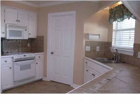 331 Mallory Dr, Byram, MS 39272 photo 9