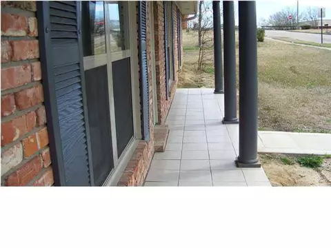 409 Mcdonald Dr, Clinton, MS 39056 photo 3