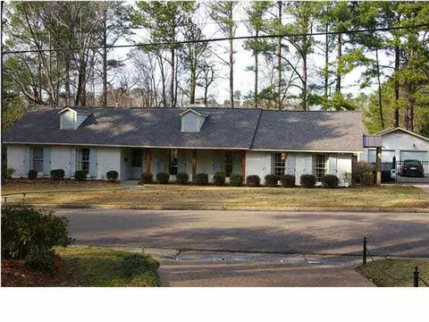 2050 Sheffield Dr, Jackson, MS 39211 photo 1
