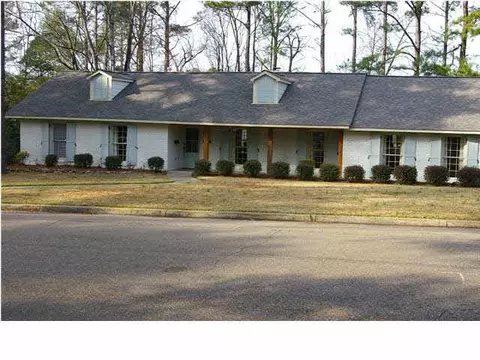 2050 Sheffield Dr, Jackson, MS 39211 photo 2