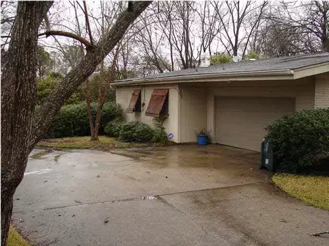 1614 Winchester St, Jackson, MS 39211 photo 2