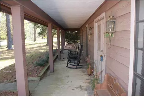 1709 Pinehill Ln, Raymond, MS 39154 photo 2
