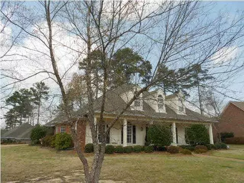 523 Ridge Cir, Brandon, MS 39047 photo 1