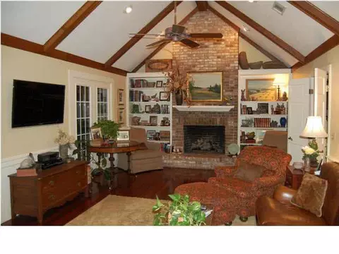 215 Stoneybrook Cv, Jackson, MS 39211 photo 8