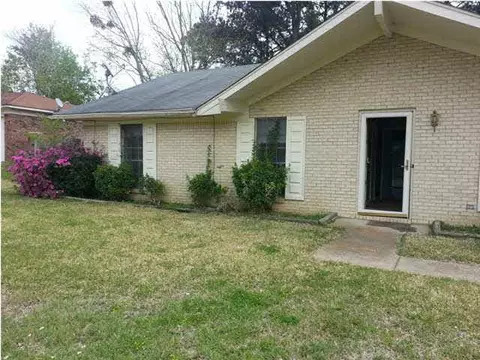 4221 Cypress Dr, Jackson, MS 39212 photo 1