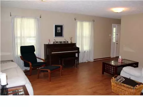104 Willow Ln, Florence, MS 39073 photo 6
