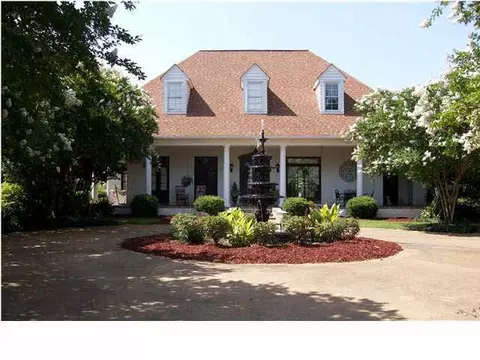 155 Eastridge Ln, Canton, MS 39046 photo 1