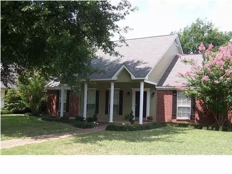 3032 Bay Bridge Dr, Flowood, MS 39232 photo 2