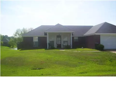415 Willow Bay Dr, Byram, MS 39272 photo 1