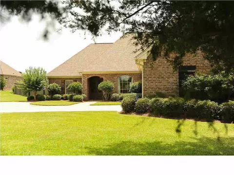 103 Hampton Hills Ct, Canton, MS 39046 photo 2