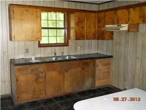 541 Derrick St, Brookhaven, MS 39601 photo 2