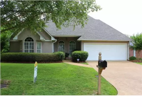 1809 Lake Trace Dr, Jackson, MS 39211 photo 2