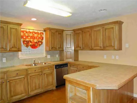 252 Greensview Dr, Brandon, MS 39047 photo 9