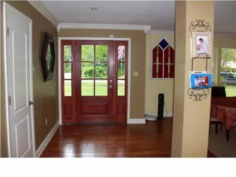 5719 Melrose Dr, Jackson, MS 39211 photo 2
