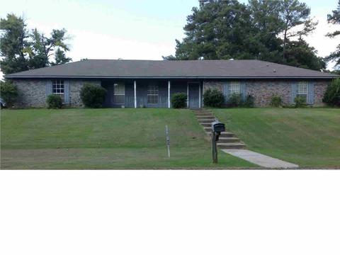 77 Crossgates Dr, Brandon, MS 39042 photo 1