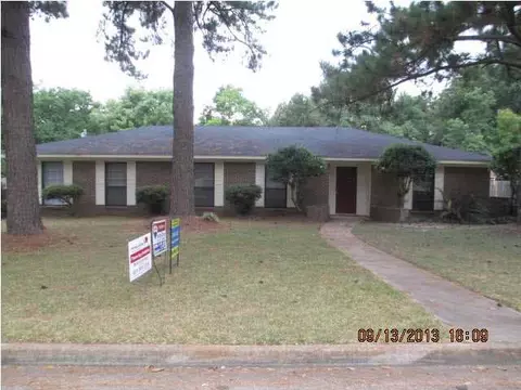 235 Brookridge Dr, Jackson, MS 39212 photo 1