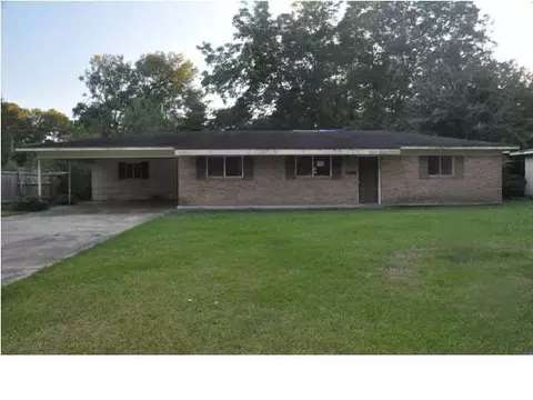 227 Southbrook Dr, Jackson, MS 39211 photo 2