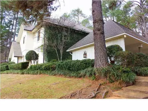 2460 Sandridge Dr, Jackson, MS 39211 photo 4