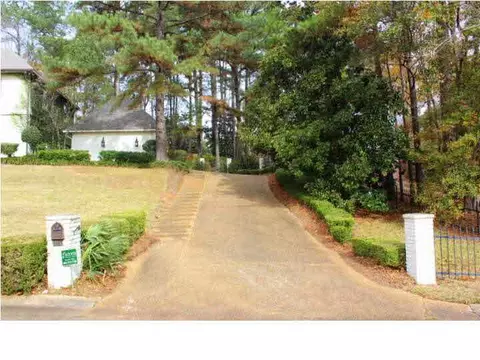2460 Sandridge Dr, Jackson, MS 39211 photo 8