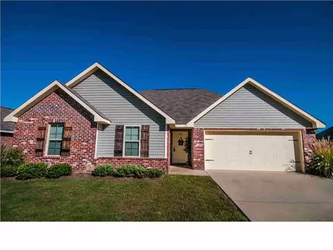 625 Lexington Dr, Florence, MS 39073 photo 1