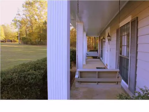 515 N Springlake Cir, Terry, MS 39170 photo 5