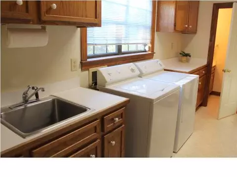 515 N Springlake Cir, Terry, MS 39170 photo 23