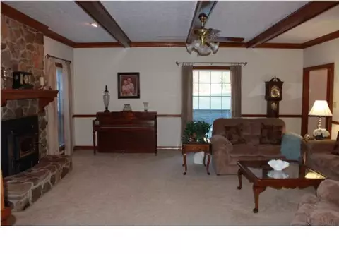 515 N Springlake Cir, Terry, MS 39170 photo 10