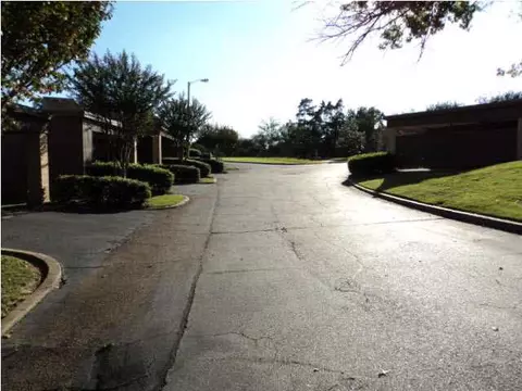 22 Park Crest Pl, Jackson, MS 39211 photo 20