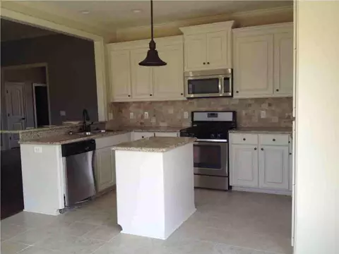 135 Marion Dr, Clinton, MS 39056 photo 3