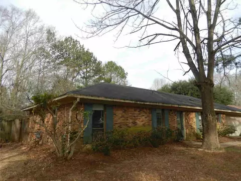 323 Red Oak Dr, Jackson, MS 39212 photo 2