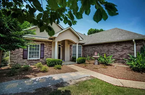 105 Brookside Cir, Clinton, MS 39056 photo 1