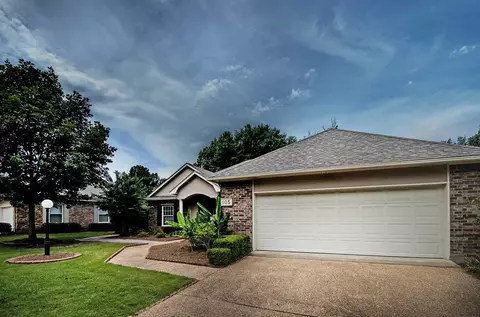 105 Brookside Cir, Clinton, MS 39056 photo 2