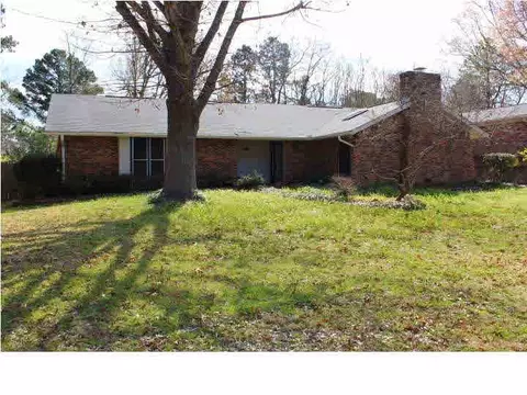207 William Dr, Clinton, MS 39056 photo 2