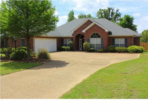 607 Cabernet Dr, Clinton, MS 39056 photo 1