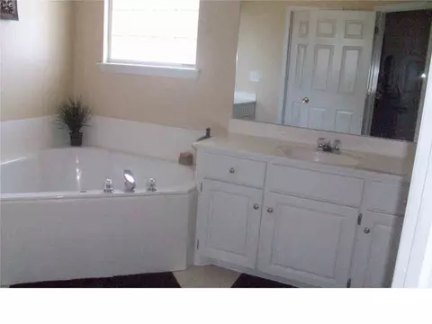 703 Pebble Cv, Byram, MS 39272 photo 15