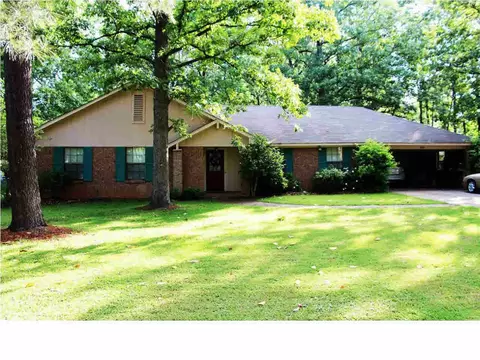 212 Swallow Dr, Brandon, MS 39047 photo 1