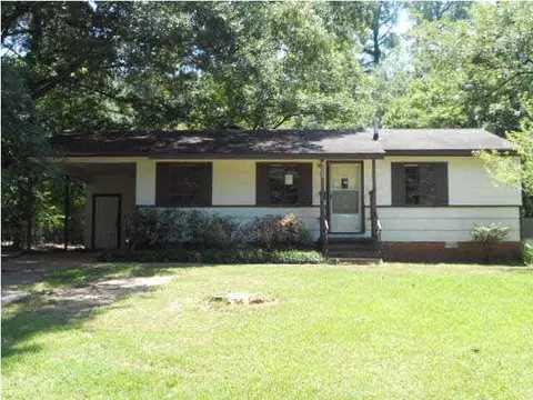 3150 Woodview Dr, Jackson, MS 39212 photo 1