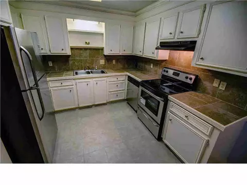 121 Riverbend Dr, Byram, MS 39272 photo 9