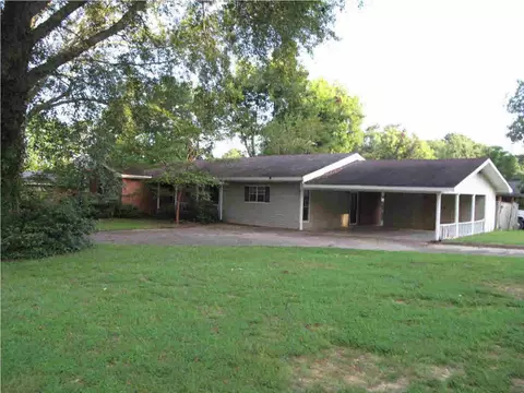207 Westview Dr, Mccomb, MS 39648 photo 1
