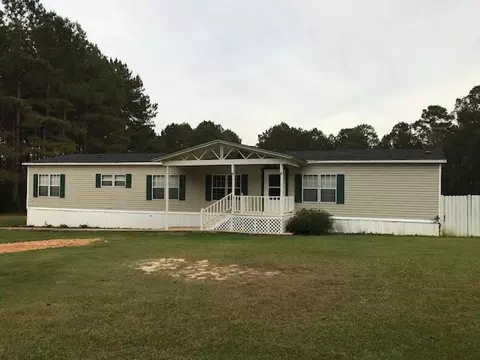 1069 Pinecrest Dr, Mccomb, MS 39648 photo 1